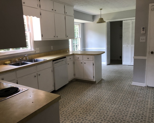 3939 Pinehurst Ct, Decatur, Georgia 30034, 5 Bedrooms Bedrooms, 0 ,2 BathroomsBathrooms,House,Sold,Pinehurst,0,1013