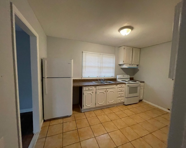 350 Brooks Ave SW, Atlanta, Georgia 30310, 3 Bedrooms Bedrooms, 0 ,1 BathroomBathrooms,House,Sold,Brooks,0,1001