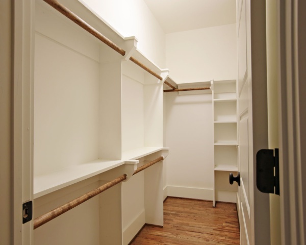 1380 Oldfield Rd, Decatur, Georgia 30030, 5 Bedrooms Bedrooms, 0 ,3 BathroomsBathrooms,House,Sold,Oldfield,0,1033