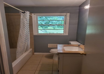 4305 Oakview Dr, Forest Park, Georgia 30297, 3 Bedrooms Bedrooms, 0 ,1 BathroomBathrooms,House,Leased,Oakview,0,1076